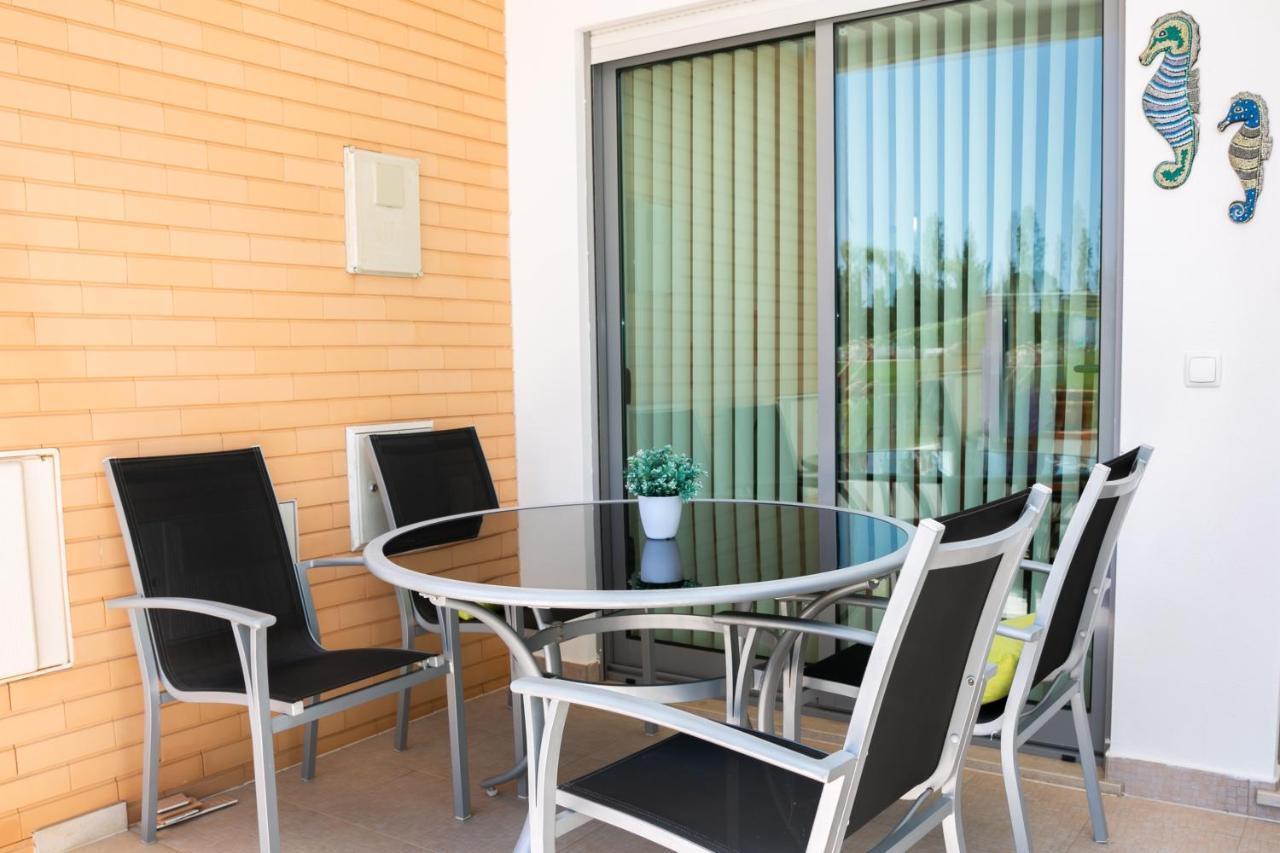 Sunny Villa Facing The Swimming Pool Fontainhas  Екстер'єр фото